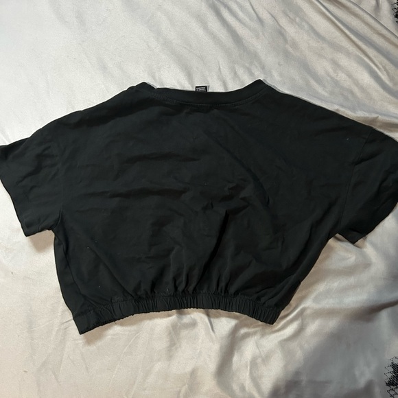 Black Cropped Tee - Picture 2 of 3